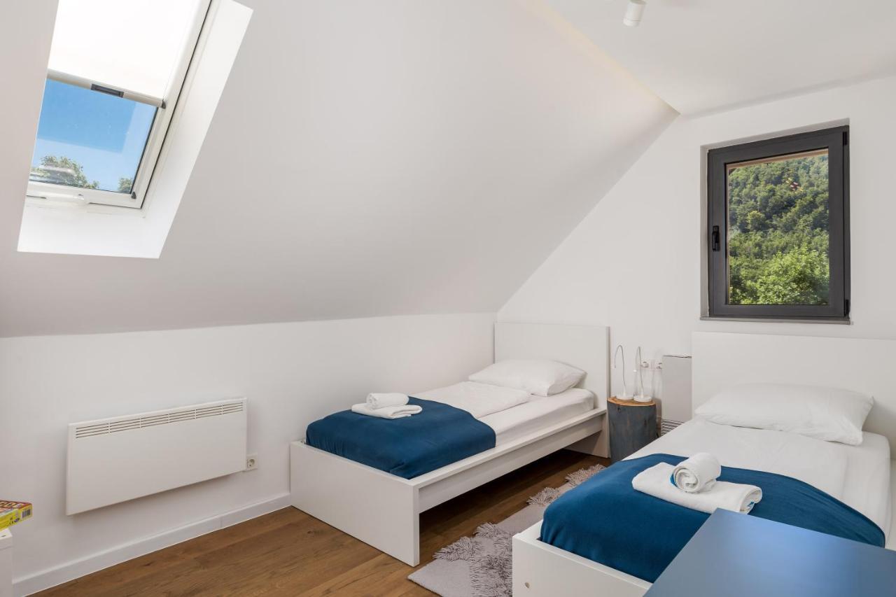 Modern Alpine Monsalbius Chalet Baske Ostarije Exterior foto