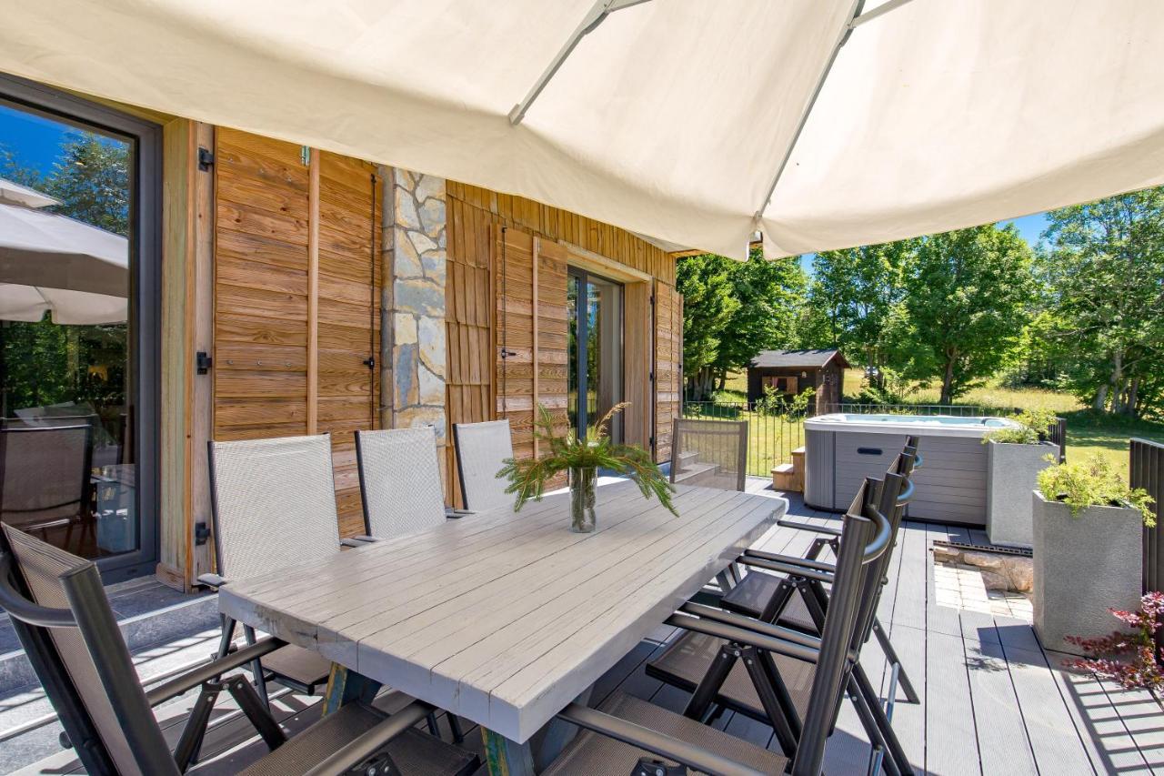 Modern Alpine Monsalbius Chalet Baske Ostarije Exterior foto